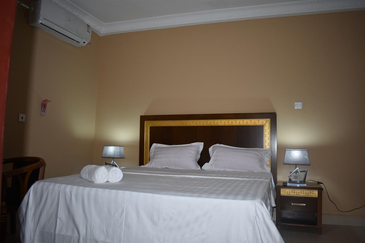 Cascade Hotel Lapaz Extérieur photo